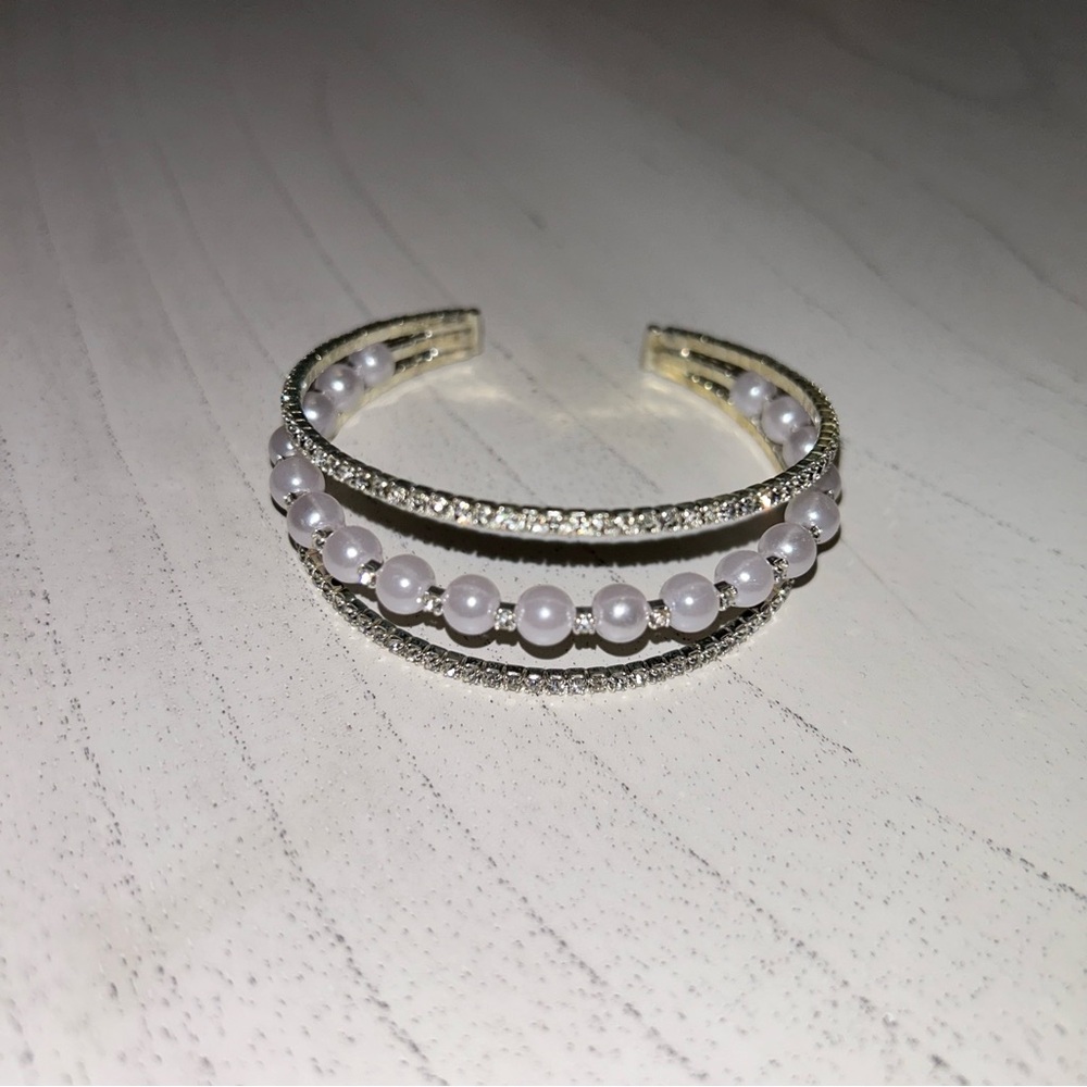 Windsor Pearl and rhinestone bracelet